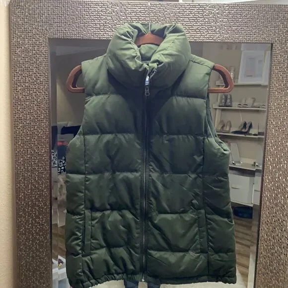 Green puffer vest - Picture 1 of 3